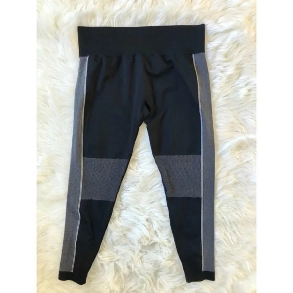 Forever 21 Full Length Compression Leggings Black White XL